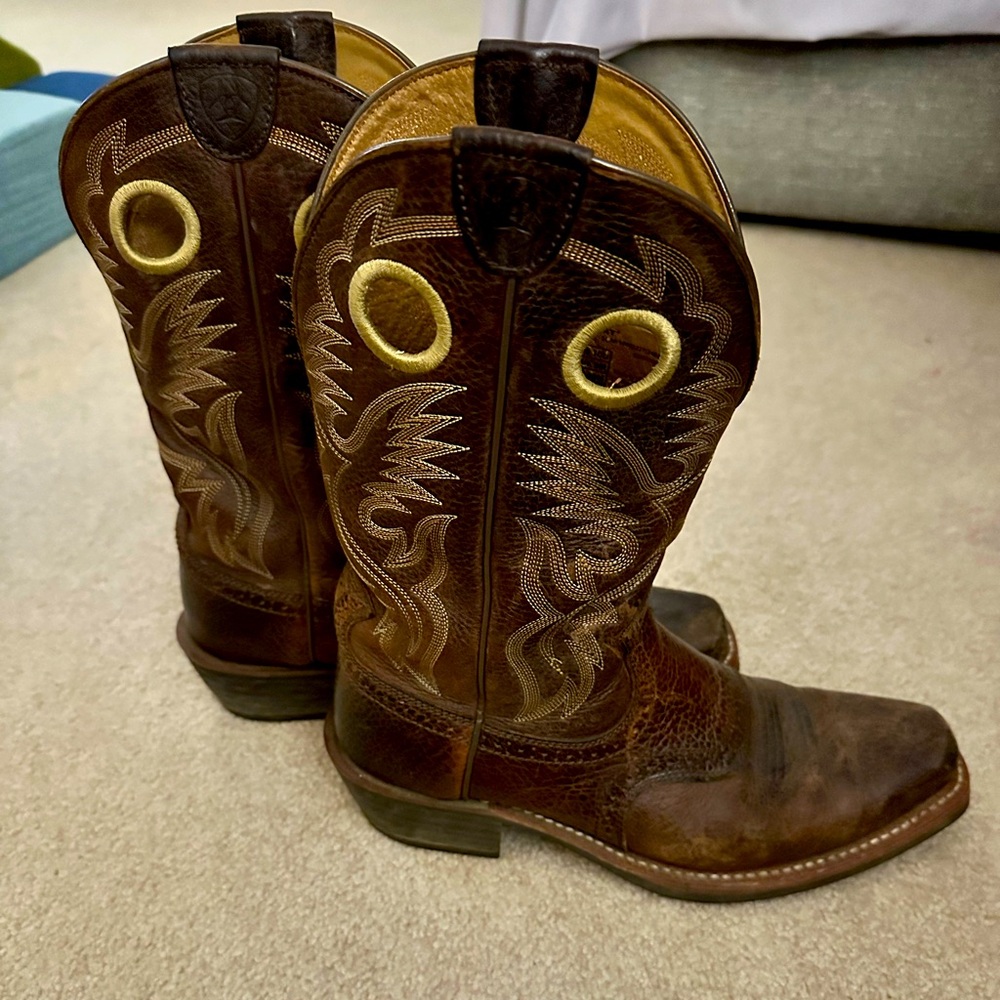 Ariat Western Cowboy Boots. Mens 10.